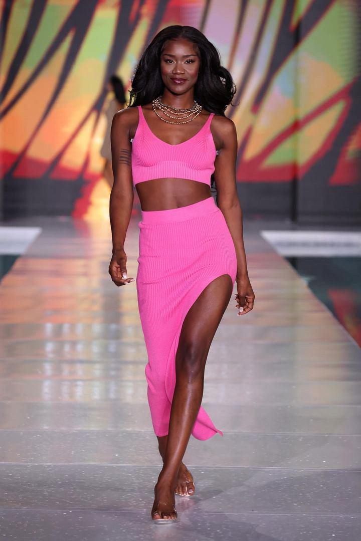 Aline Crop Top Pink – Marlina Boutique